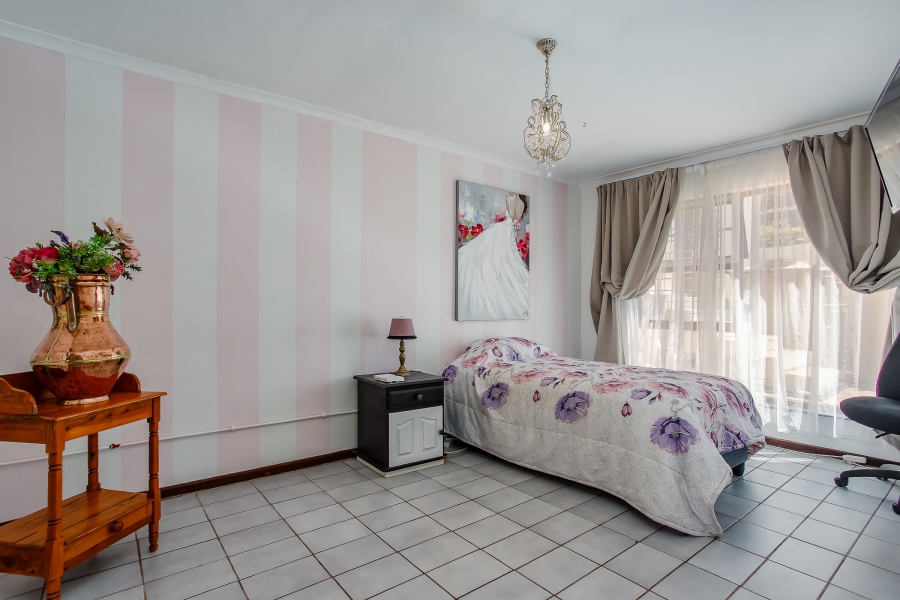To Let 6 Bedroom Property for Rent in Groenvlei Western Cape